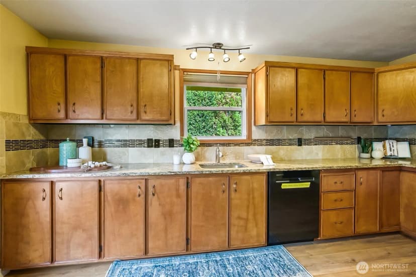 Property photo for 326 Avenue I, Snohomish photo 9