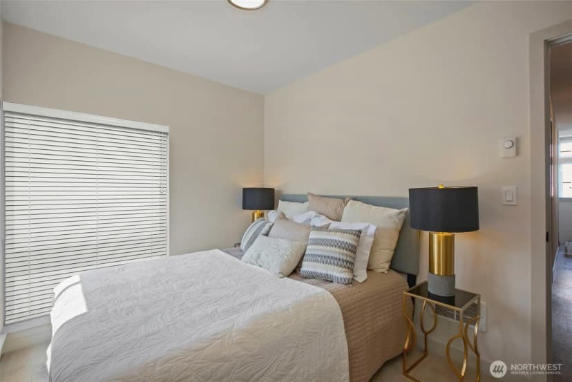Property photo for 1010 A Ne 92nd Street, Seattle photo 19