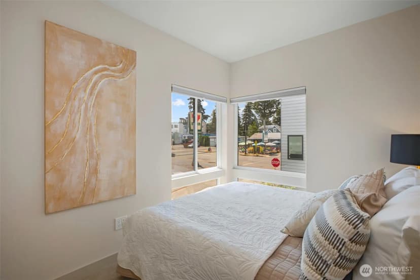 Property photo for 1010 A Ne 92nd Street, Seattle photo 18