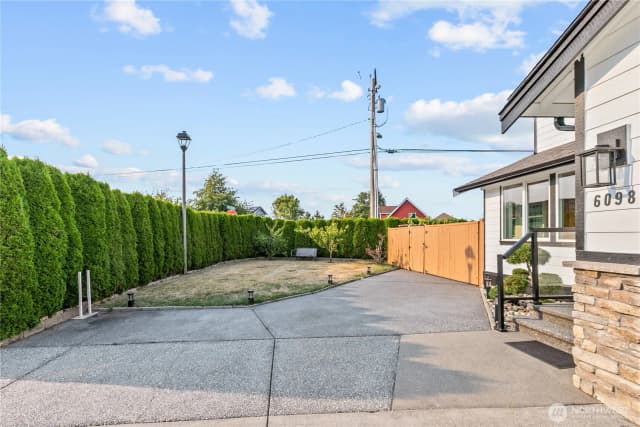 Property photo for 6098 Pacific Heights Drive, Ferndale photo 4