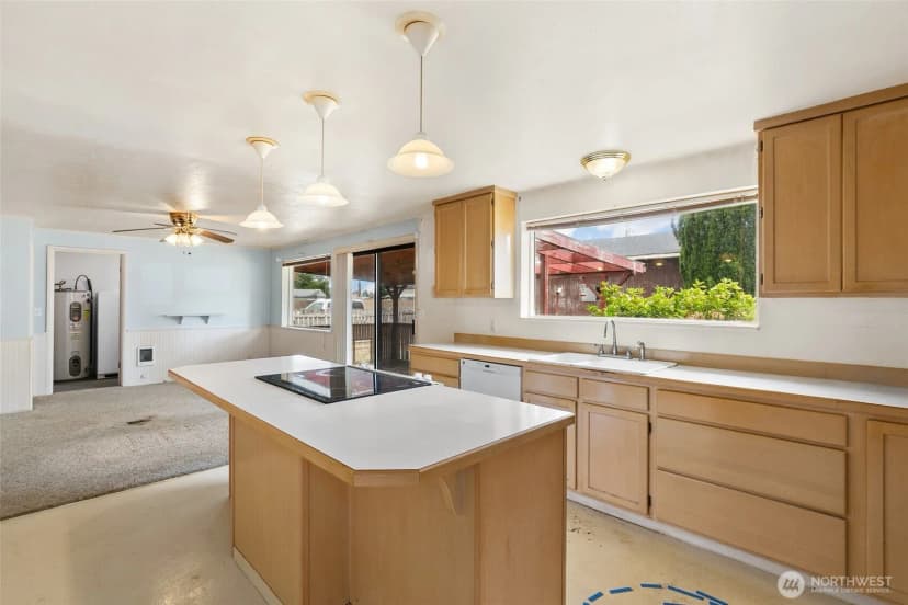 Property photo for 682 S Broadway, Westport photo 7
