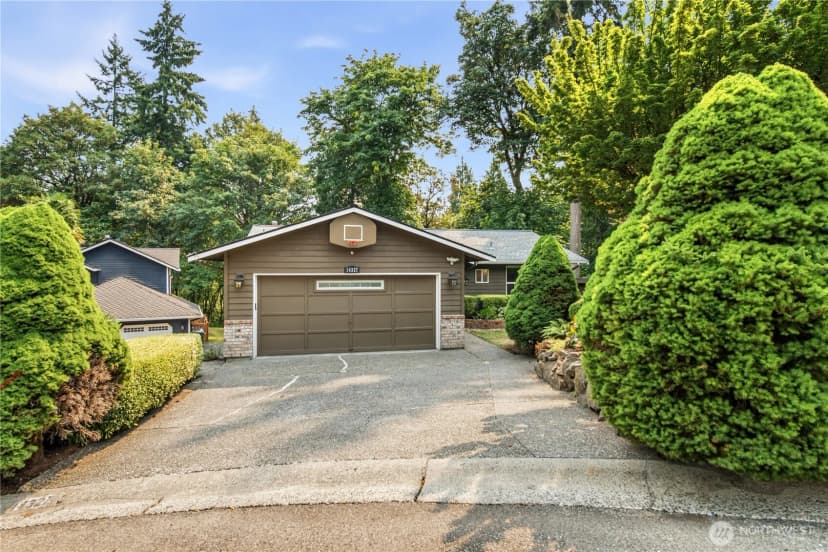 Property photo for 14327 Ne 84th Court, Redmond