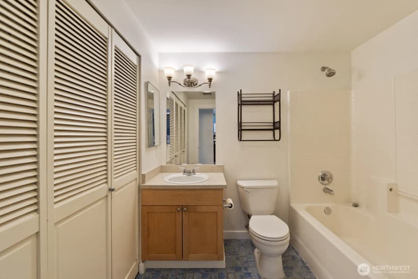 Property photo for 1810 S Charles Street #302, Seattle photo 12
