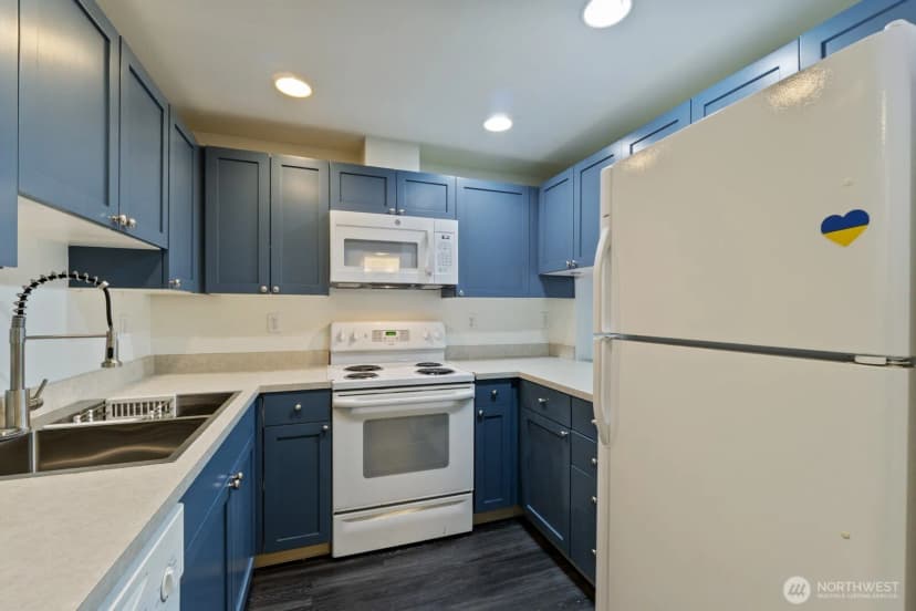 Property photo for 1810 S Charles Street #302, Seattle photo 9