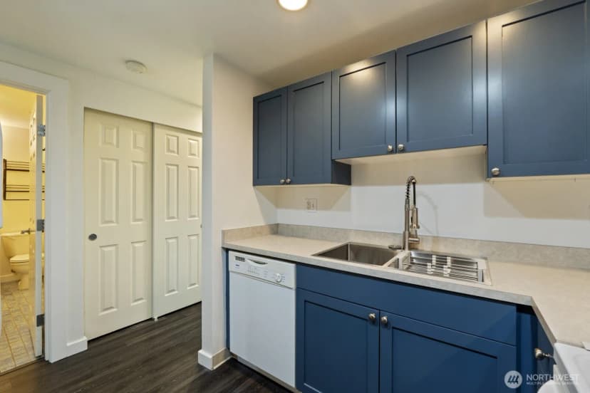 Property photo for 1810 S Charles Street #302, Seattle photo 11