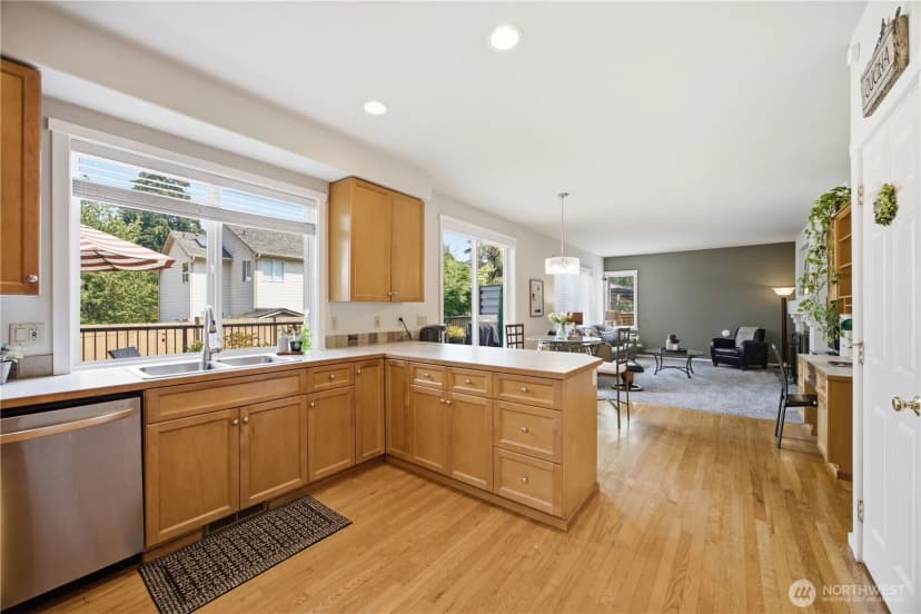 Property photo for 1708 Ne 26th Place, Renton photo 15