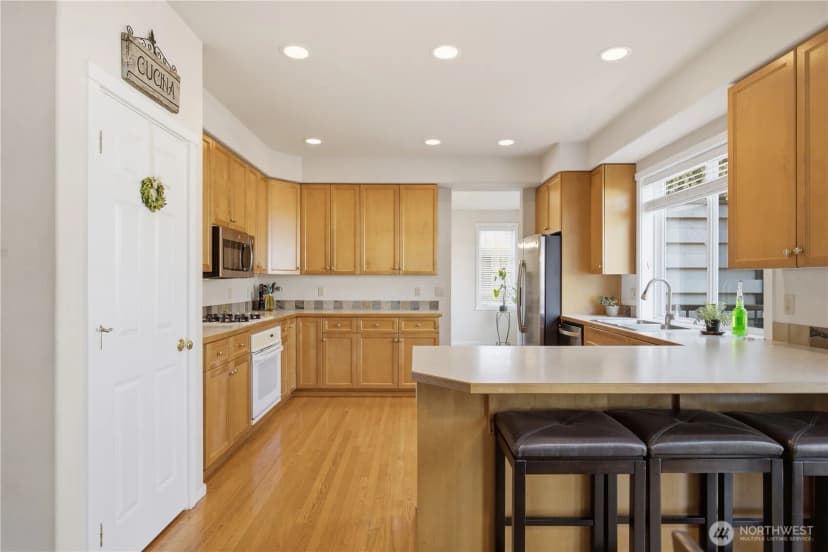 Property photo for 1708 Ne 26th Place, Renton photo 16