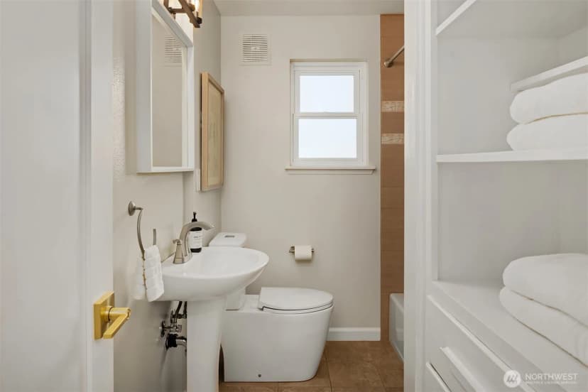 Property photo for 3435 61st Avenue Sw, Seattle photo 16