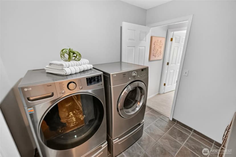 Property photo for 1010 106th Avenue Se, Bellevue photo 15