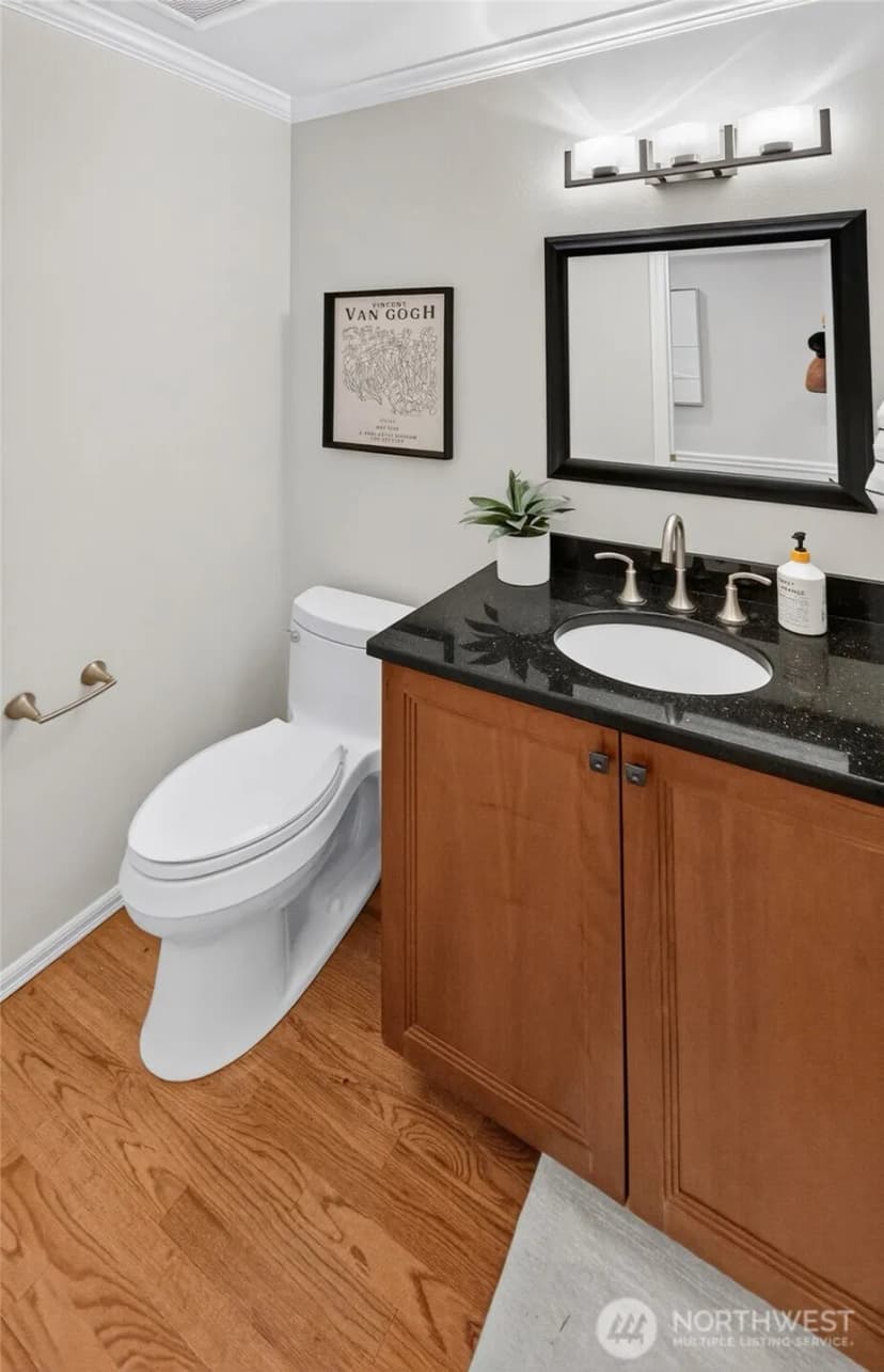 Property photo for 1010 106th Avenue Se, Bellevue photo 17
