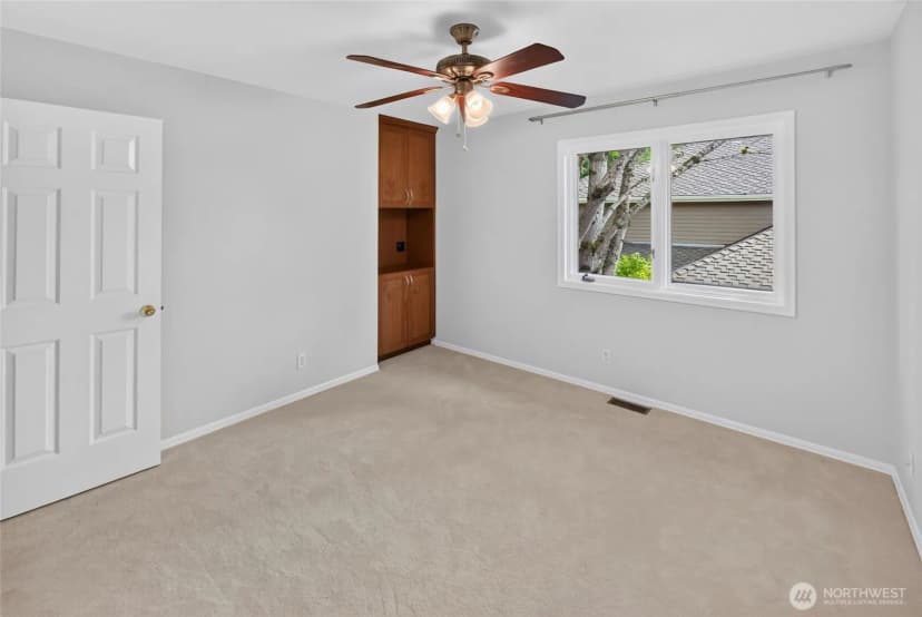Property photo for 1010 106th Avenue Se, Bellevue photo 30
