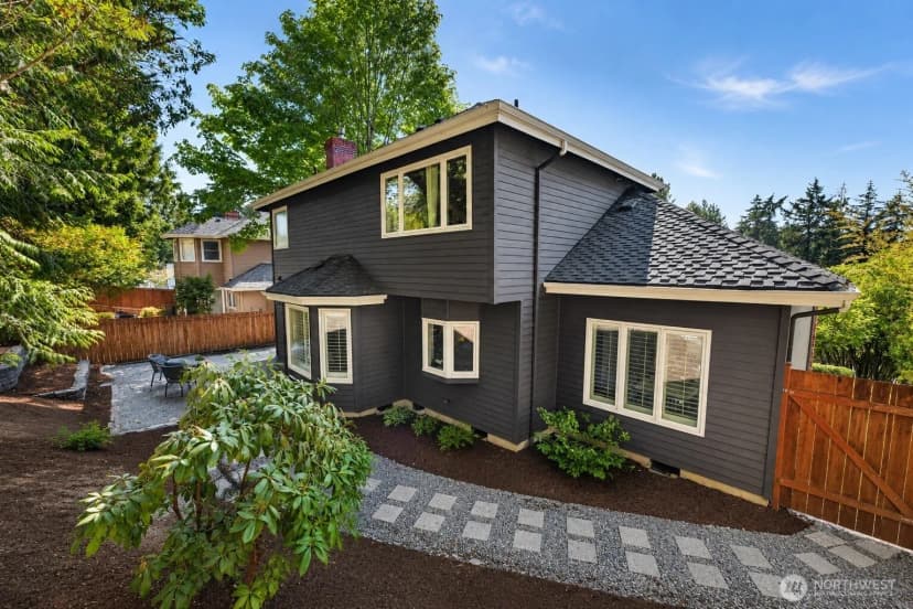 Property photo for 1010 106th Avenue Se, Bellevue photo 34