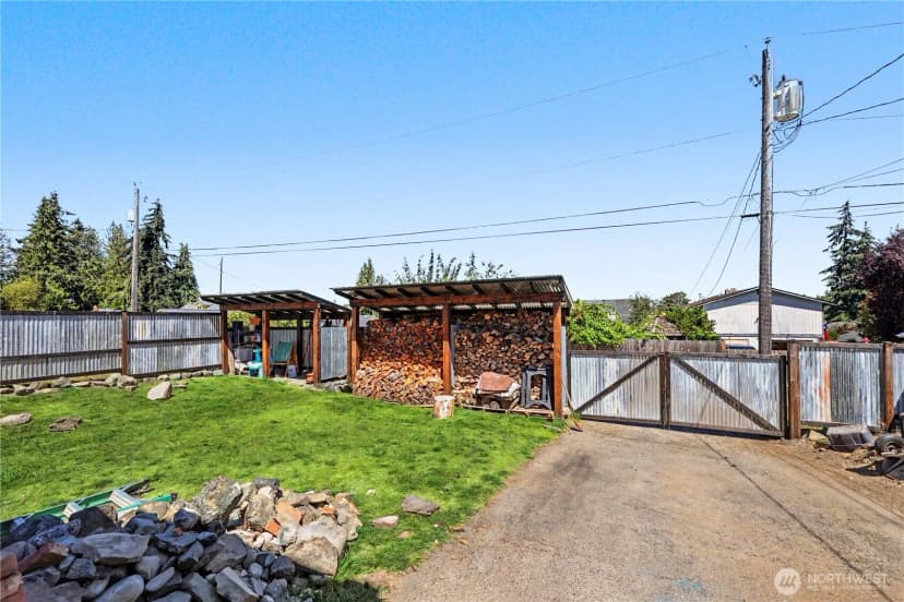 Property photo for 823 W 15th Street, Port Angeles photo 33