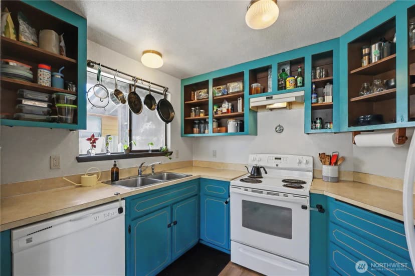 Property photo for 823 W 15th Street, Port Angeles photo 13