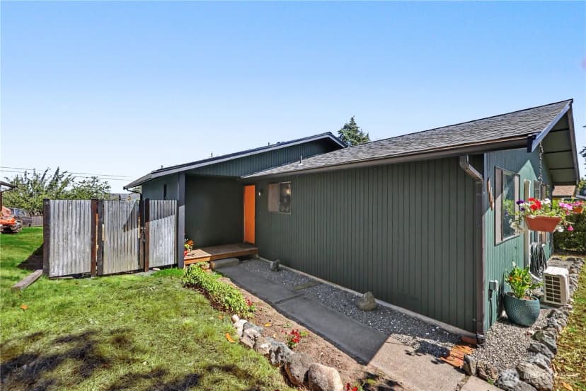 Property photo for 823 W 15th Street, Port Angeles photo 3