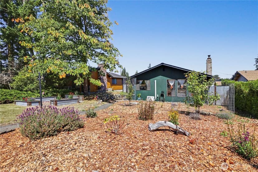 Property photo for 823 W 15th Street, Port Angeles photo 2