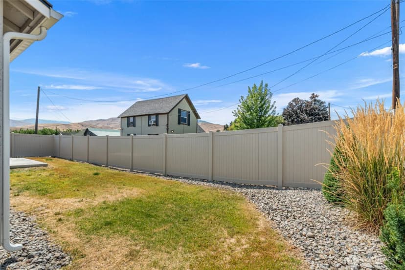 Property photo for 12 Emma Drive, Wenatchee photo 31