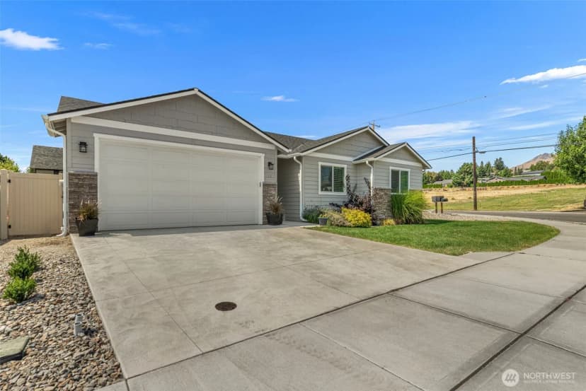 Property photo for 12 Emma Drive, Wenatchee photo 32
