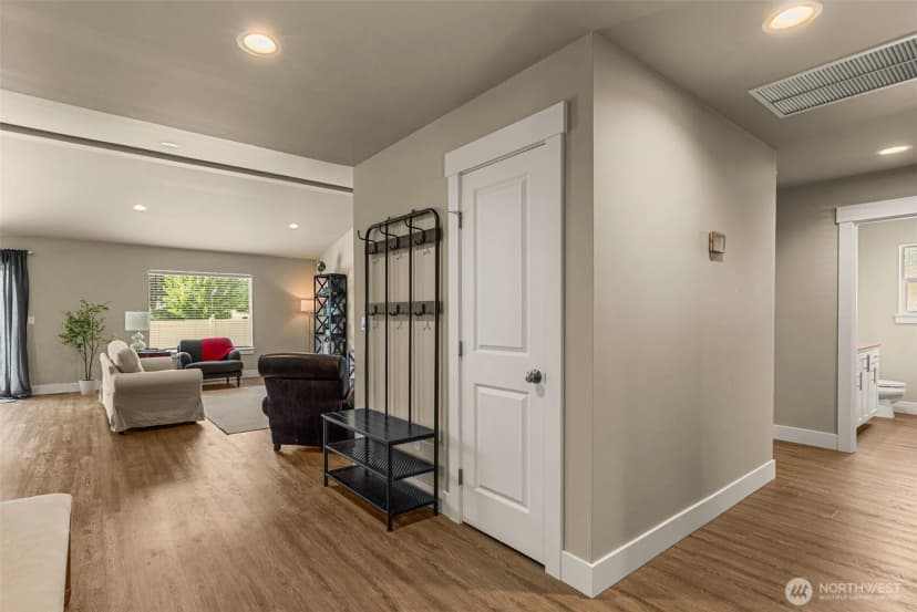 Property photo for 12 Emma Drive, Wenatchee photo 4