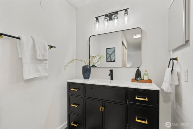 Property photo for 1628 118th Avenue Se #f217, Bellevue photo 4