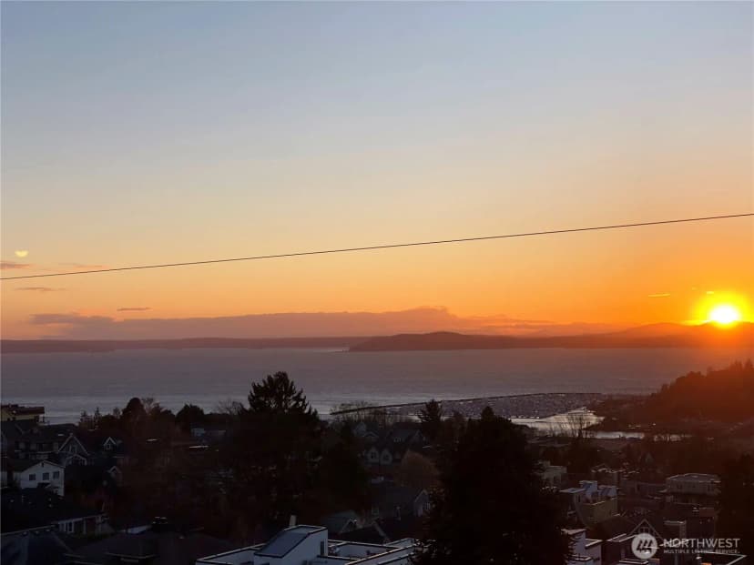 Property photo for 1935 B 7th Avenue W, Seattle photo 3
