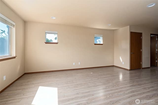 Property photo for 60 Ne Melrose Drive, Oak Harbor photo 5