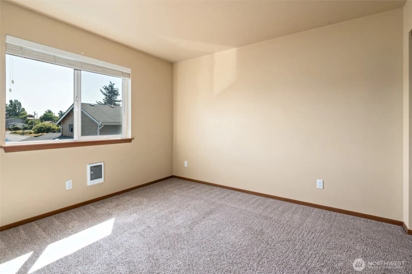 Property photo for 60 Ne Melrose Drive, Oak Harbor photo 18