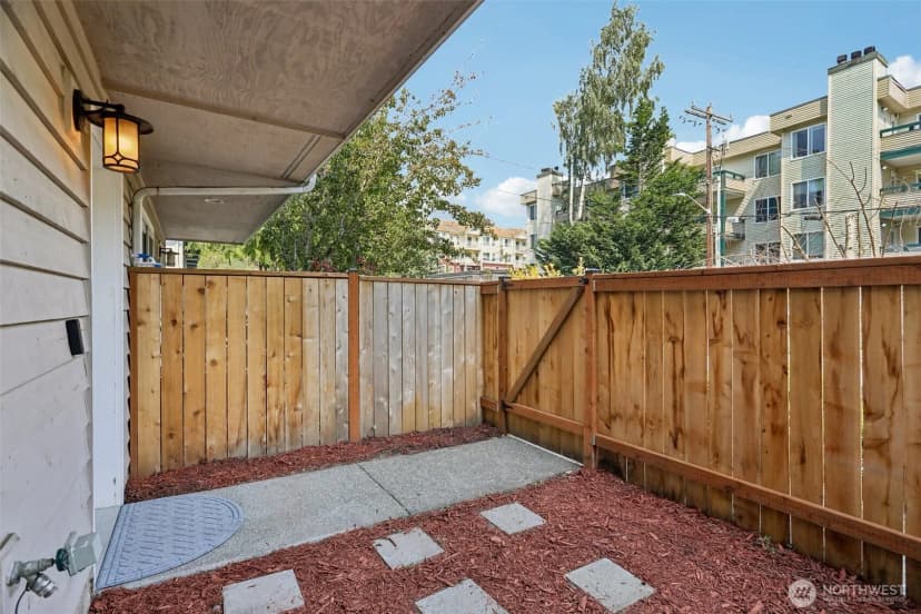 Property photo for 12333 28th Avenue Ne #b, Seattle photo 16