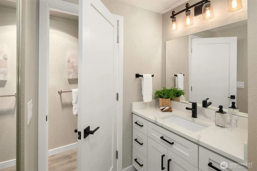 Property photo for 206 Mountain Park Boulevard Sw #d203, Issaquah photo 13
