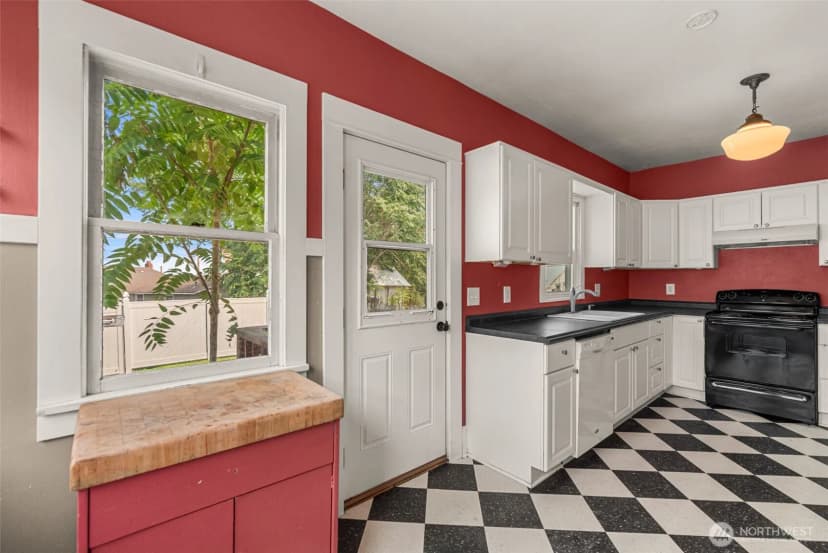 Property photo for 311 Okanogan Avenue, Wenatchee photo 19
