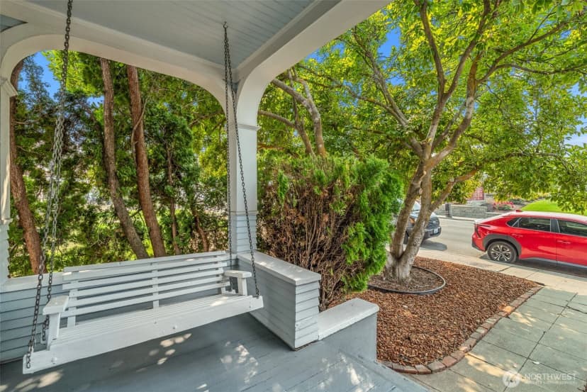 Property photo for 311 Okanogan Avenue, Wenatchee photo 3