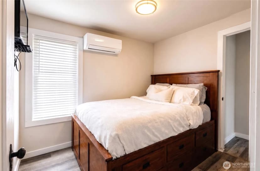 Property photo for 131 N 4th Street, Buckley photo 6