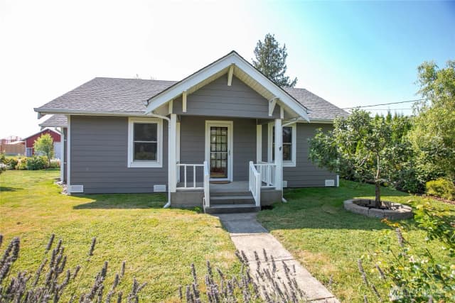 Property photo for 208 Mead Avenue, Everson