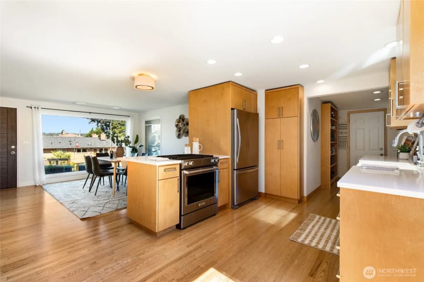 Property photo for 927 Nw 105th Street, Seattle photo 6