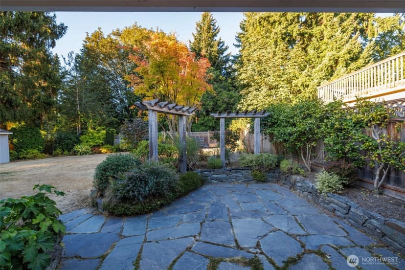 Property photo for 10648 Ne 47th Place, Kirkland photo 38