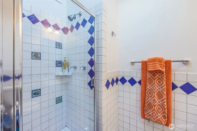 Property photo for 10648 Ne 47th Place, Kirkland photo 20