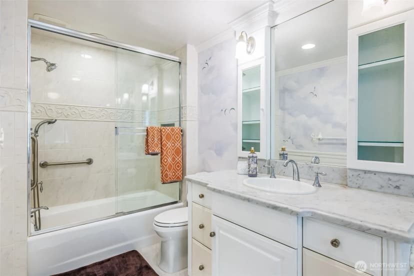 Property photo for 10648 Ne 47th Place, Kirkland photo 31