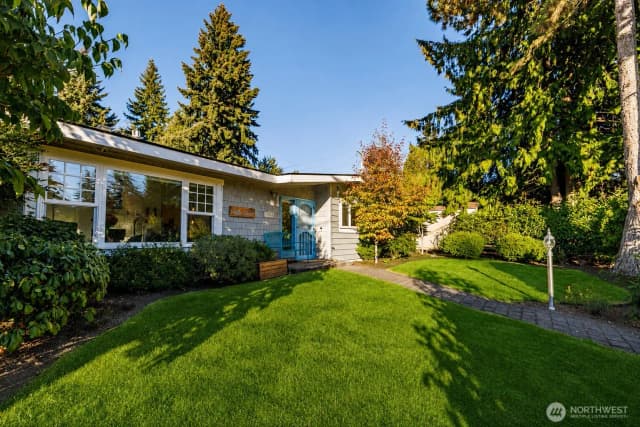 Property photo for 10648 Ne 47th Place, Kirkland