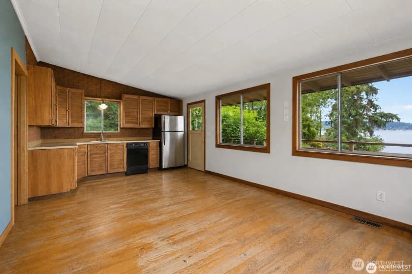 Property photo for 14238 41st Avenue Ne, Seattle photo 24