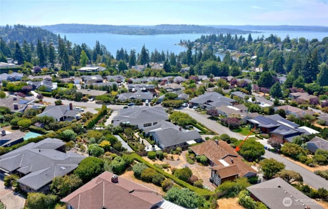 Property photo for 1012 Evergreen Drive, Bellevue photo 2