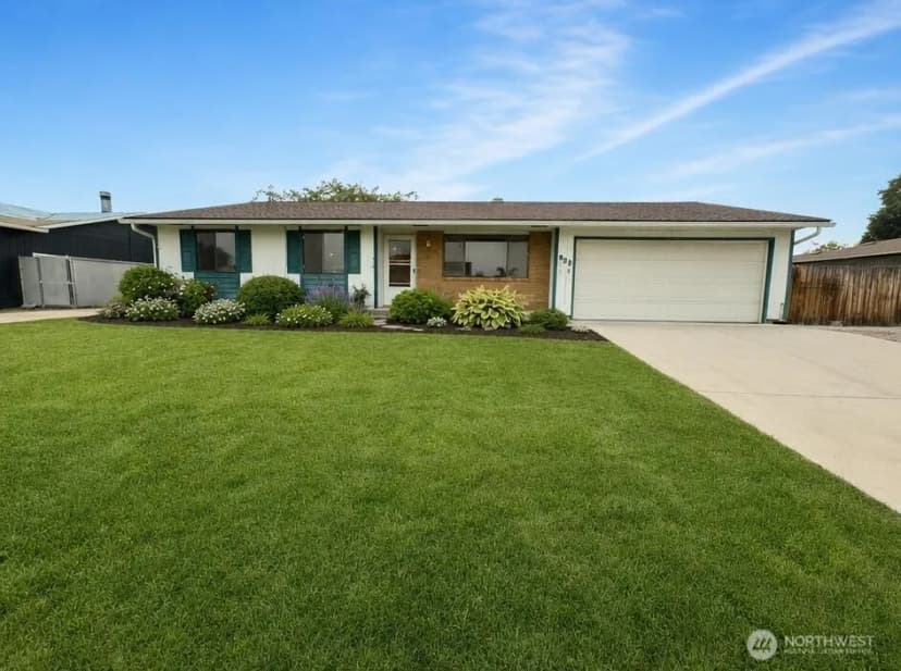 Property photo for 908 N Elliot Avenue, Wenatchee photo 15