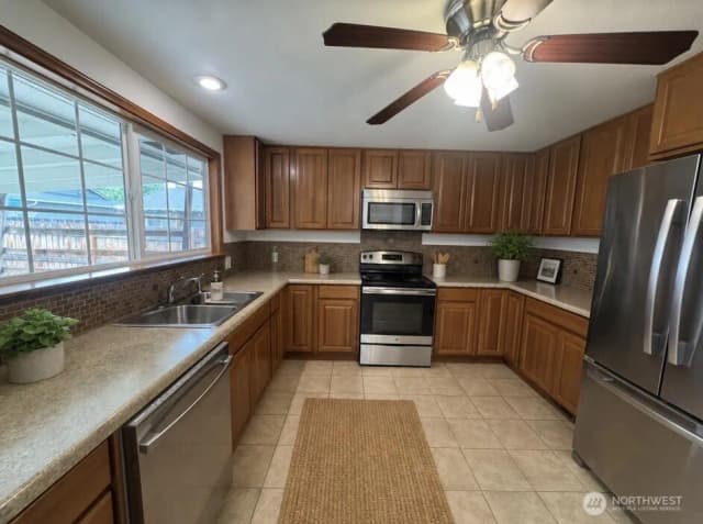 Property photo for 908 N Elliot Avenue, Wenatchee photo 4