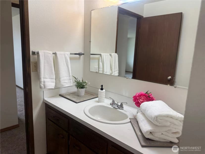 Property photo for 908 N Elliot Avenue, Wenatchee photo 12