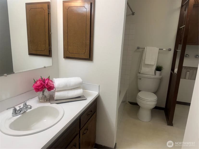Property photo for 908 N Elliot Avenue, Wenatchee photo 11