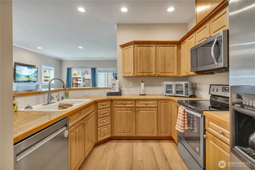 Property photo for 10700 Se 260th Street #a101, Kent photo 16