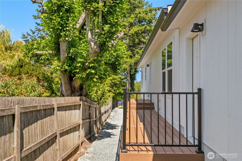 Property photo for 4705 Oaks Avenue, Anacortes photo 31