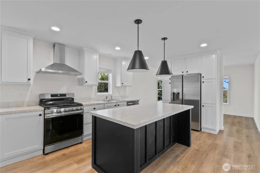 Property photo for 4705 Oaks Avenue, Anacortes photo 11