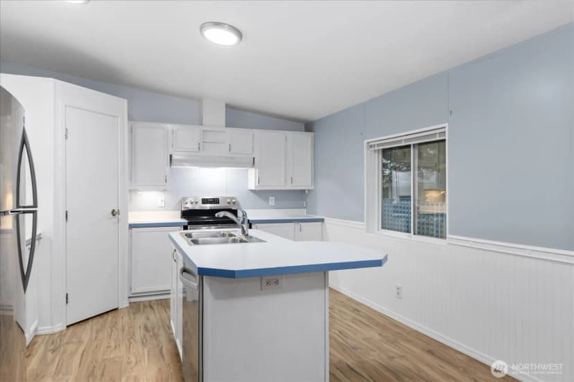 Property photo for 11100 4th Avenue W #4, Everett photo 8