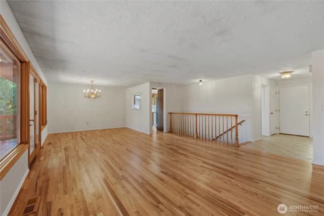 Property photo for 31423 42nd Place Sw, Federal Way photo 4