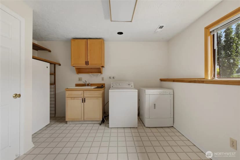 Property photo for 31423 42nd Place Sw, Federal Way photo 31